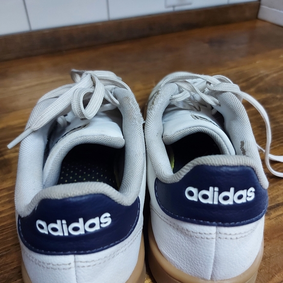 Mens Adidas sneakers - Picture 4 of 5